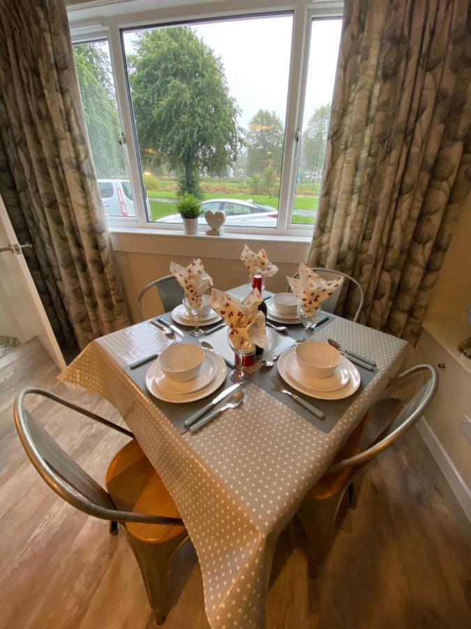Tweed Green Holiday Let Peebles Bagian luar foto